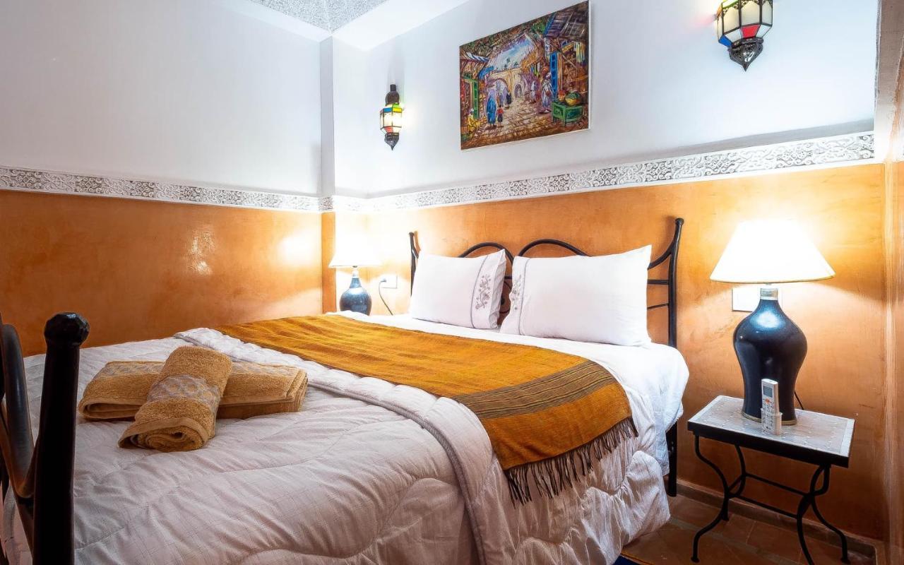 Riad Bien Ici Marrakesh Bagian luar foto