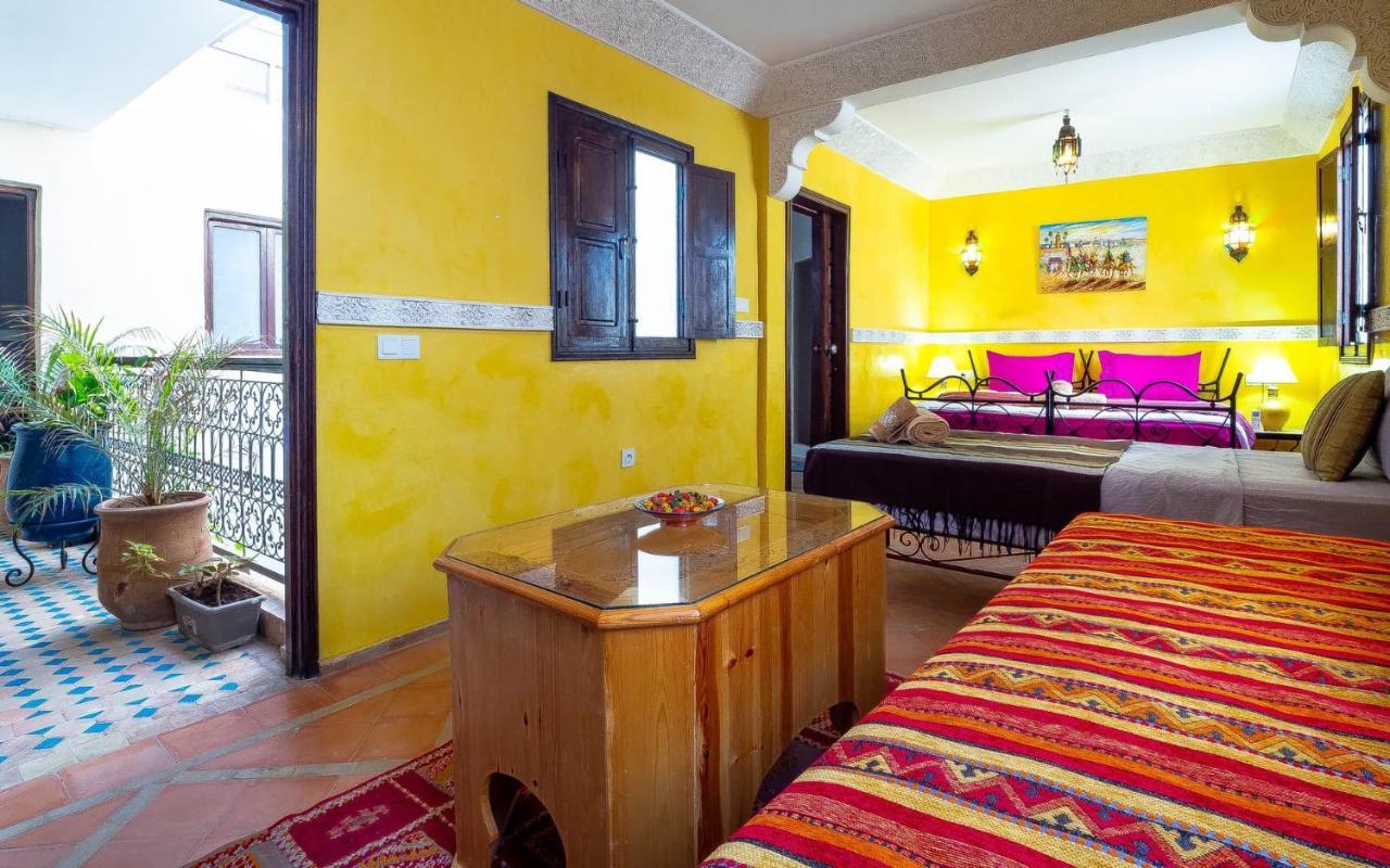 Riad Bien Ici Marrakesh Bagian luar foto